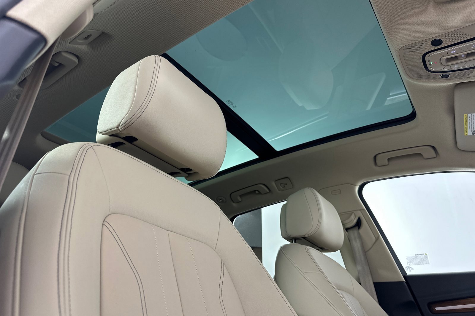 Used 2023 Audi Q5 2.0T Premium w/ Convenience Package image 16