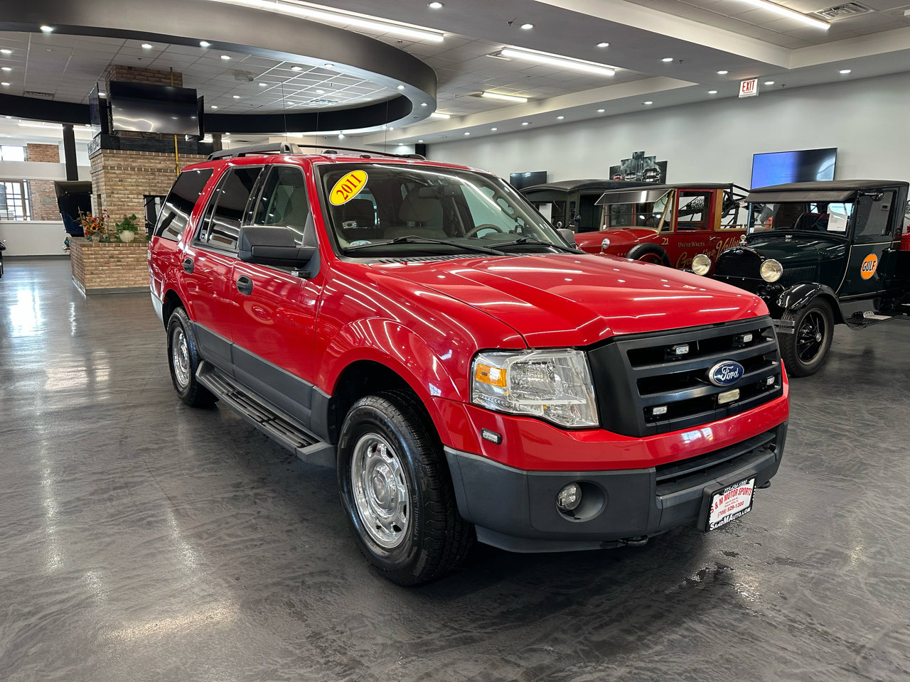 Used 2011 Ford Expedition XL w/ Fleet Convenience Pkg image 3