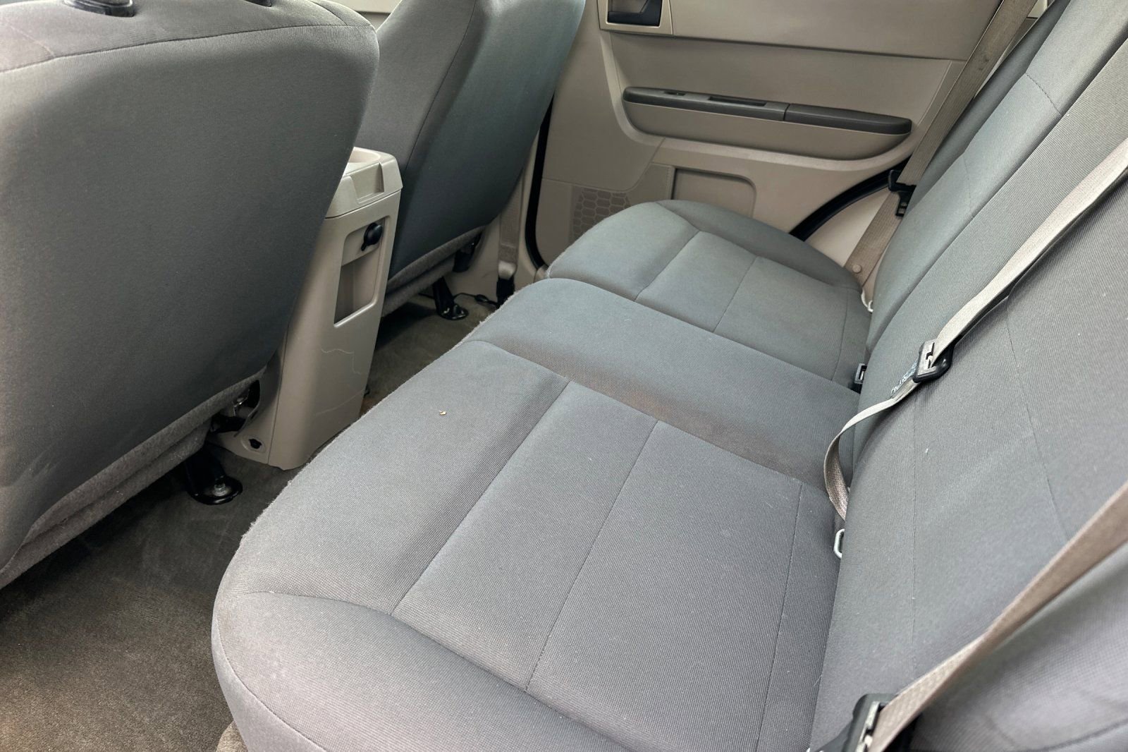 Used 2010 Ford Escape XLS image 12