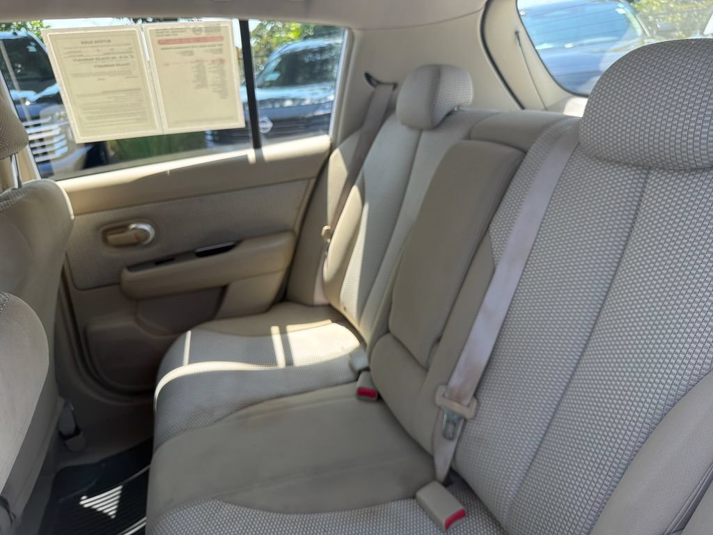 Used 2007 Nissan Versa Hatchback w/ Convenience Pkg FWD image 26