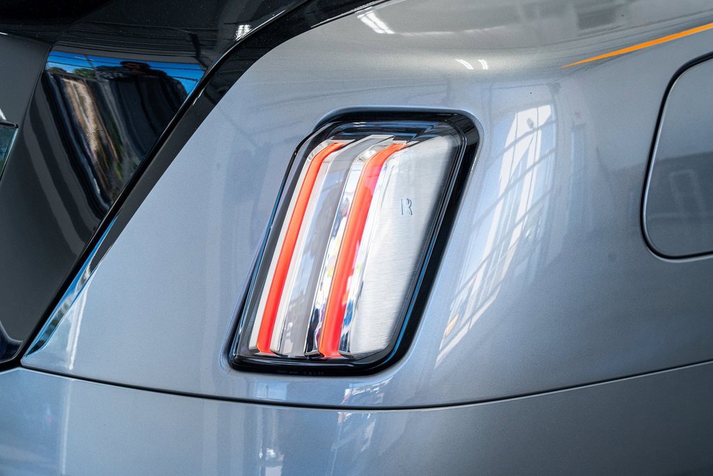Used 2024 Rolls-Royce Spectre w/ Spectre Launch Package image 30