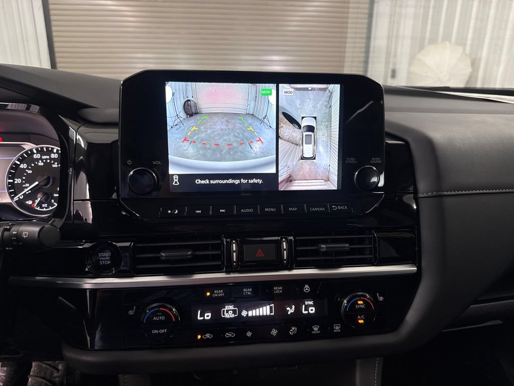 Used 2025 Nissan Pathfinder SL w/ Black Appearance Package FWD image 33