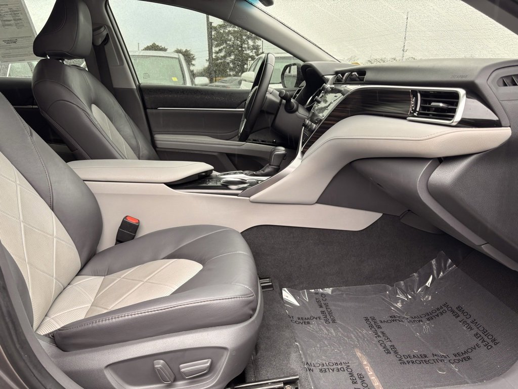 Used 2018 Toyota Camry XLE w/ Audio Package image 21