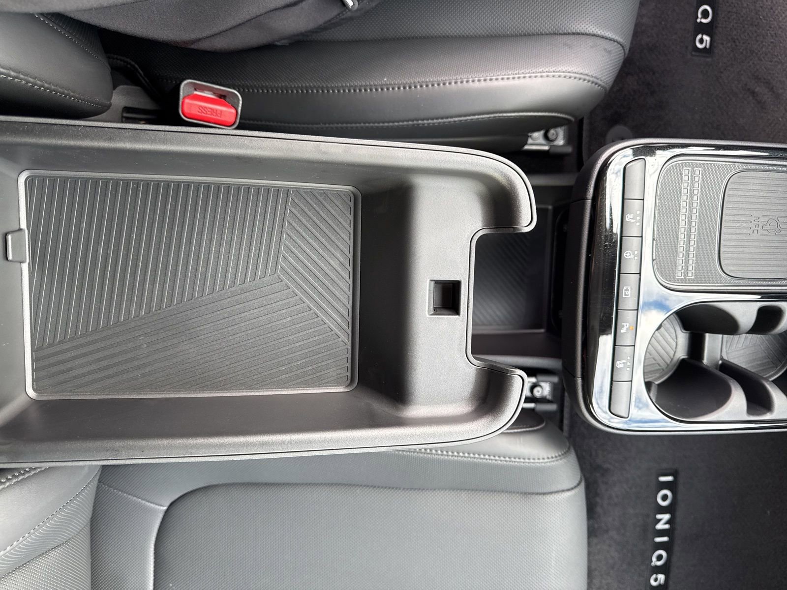 Used 2025 Hyundai Ioniq 5 SEL image 28