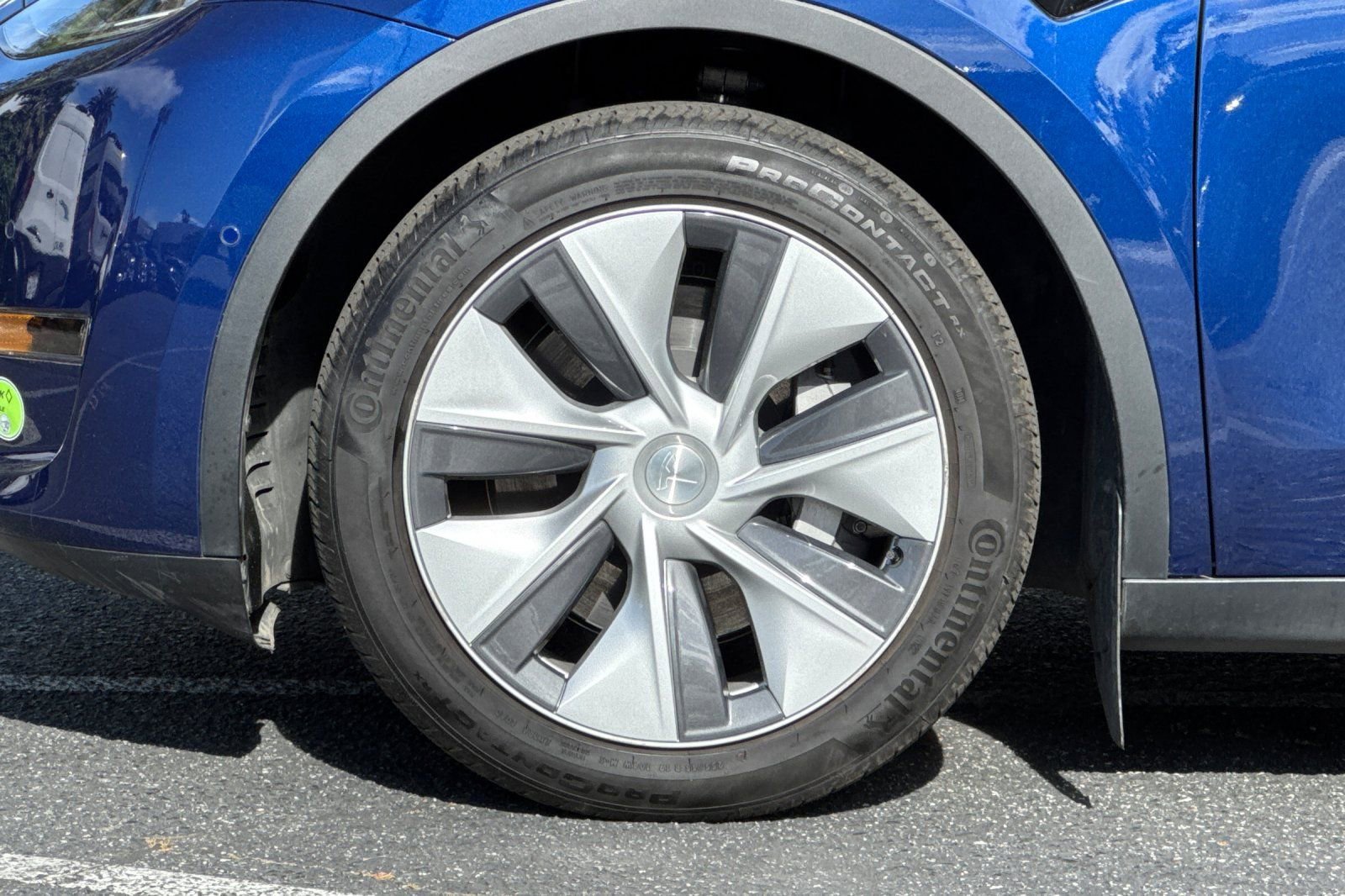 Used 2023 Tesla Model Y Long Range AWD/4WD image 25