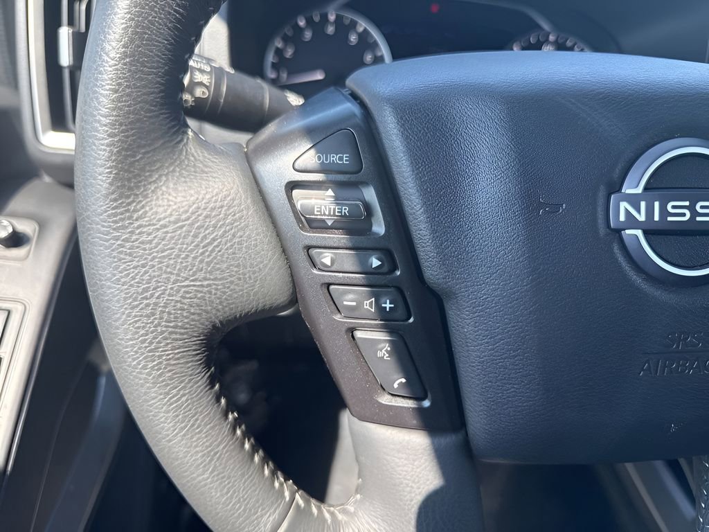 Used 2025 Nissan Frontier SV w/ SV Convenience Package RWD image 14