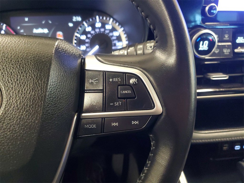 Used 2023 Toyota Highlander LE image 22