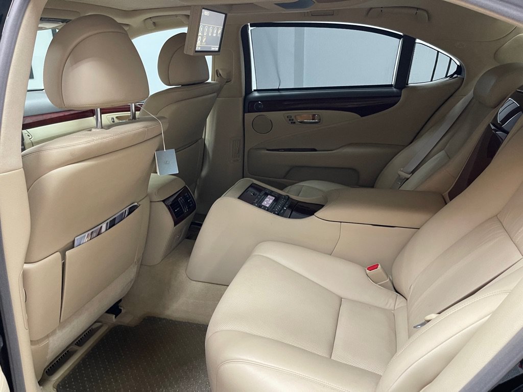 Used 2009 Lexus LS 460 L w/ Executive Class Seating Pkg RWD image 33