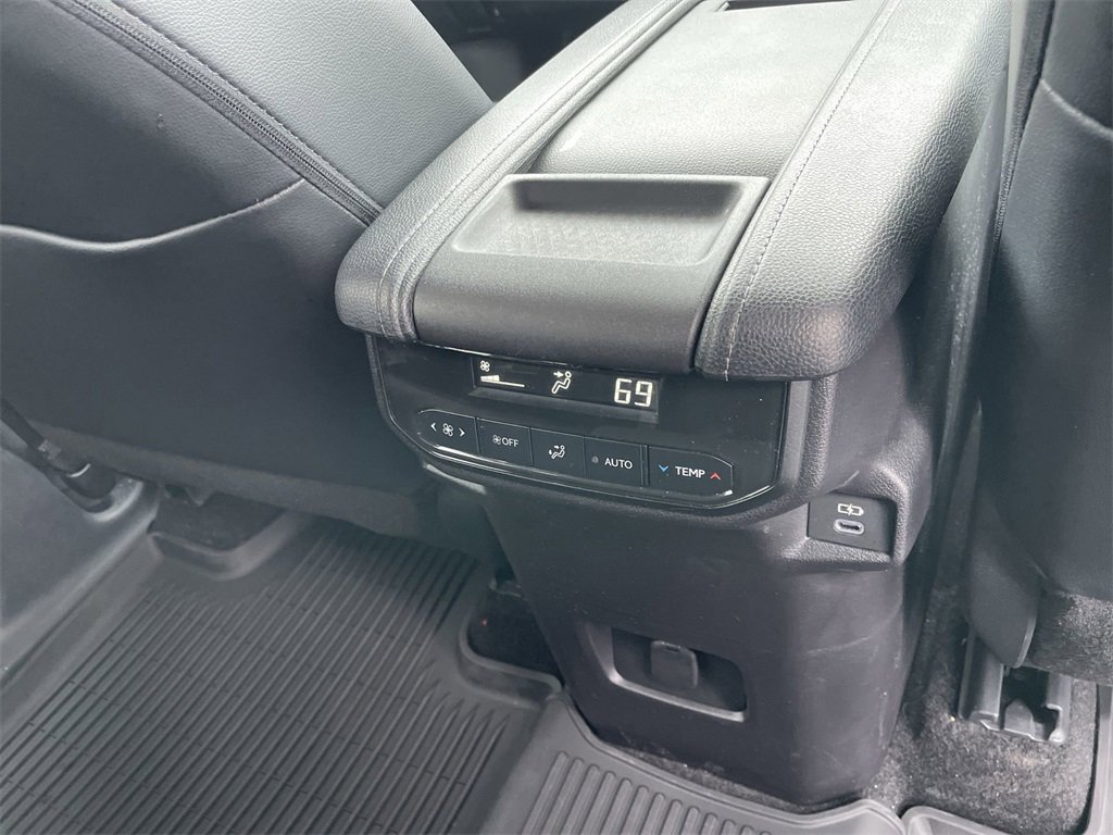 Used 2025 Toyota Grand Highlander AWD image 25