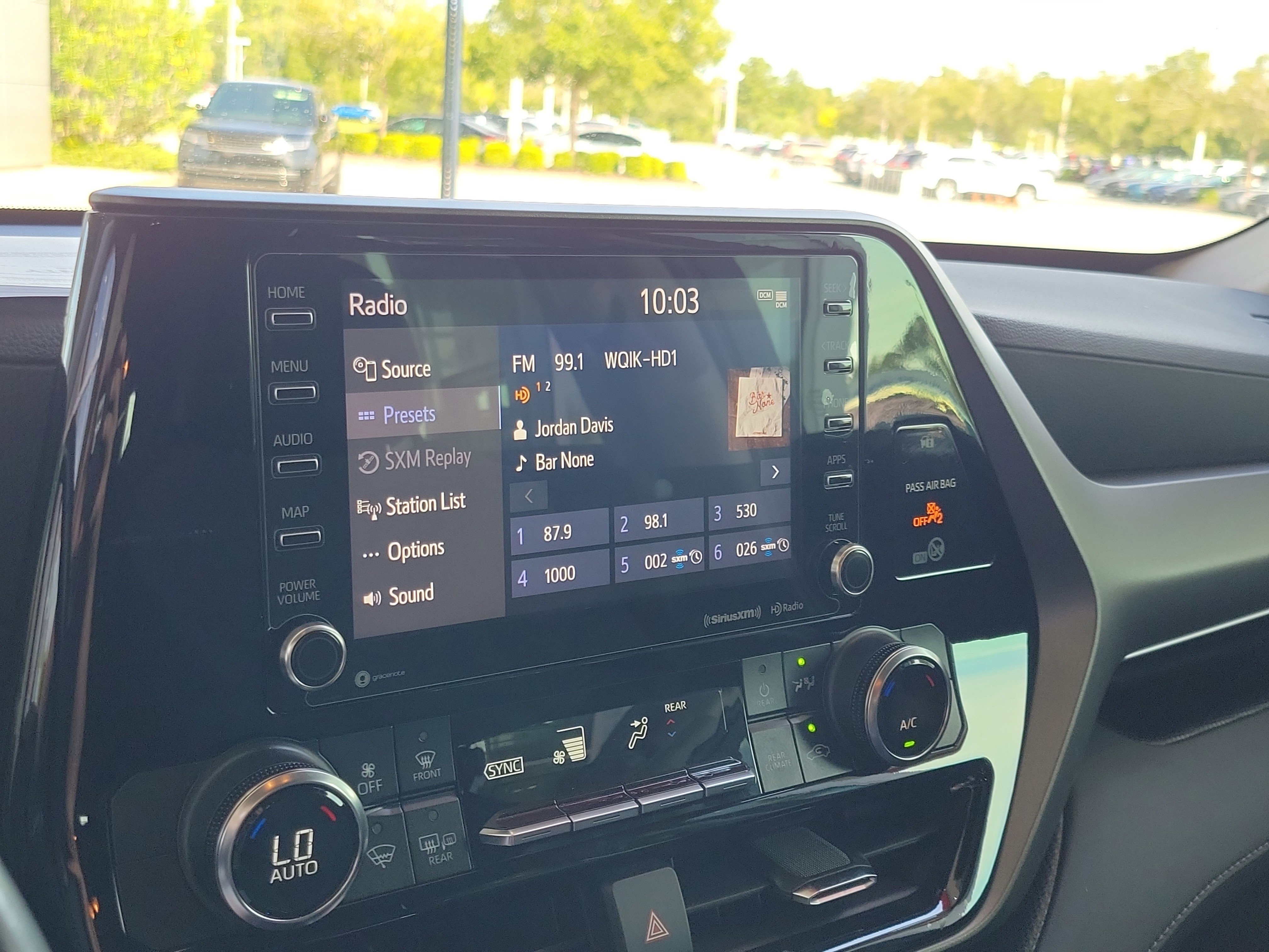 Used 2022 Toyota Highlander LE image 21