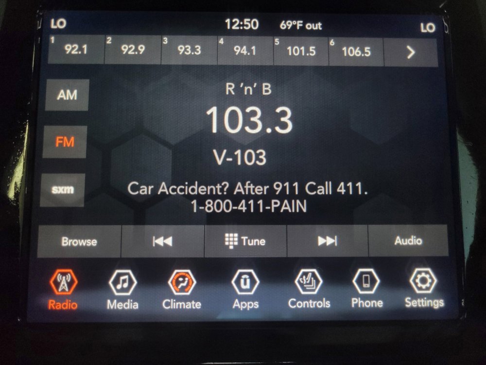 Used 2019 Jeep Cherokee Limited w/ Luxury Group AWD/4WD image 25