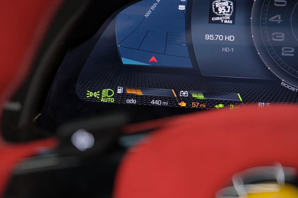 Used 2022 Ferrari SF90 Spider image 67