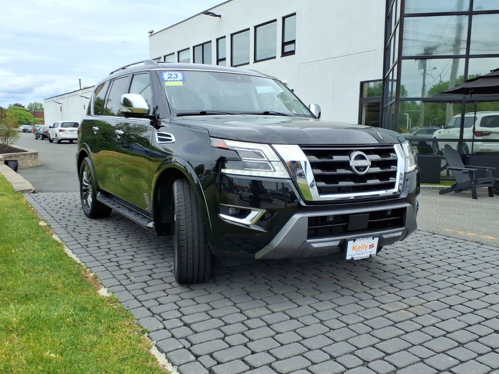 Used 2023 Nissan Armada Platinum w/ Captain's Chairs Package AWD/4WD image 3