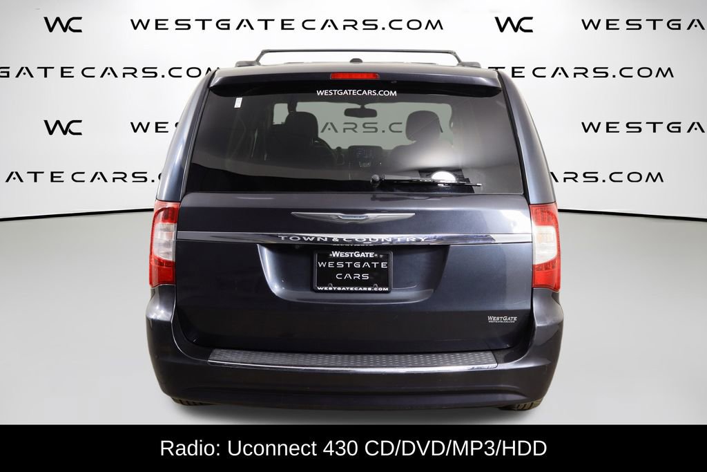 Used 2014 Chrysler Town & Country Touring video 4