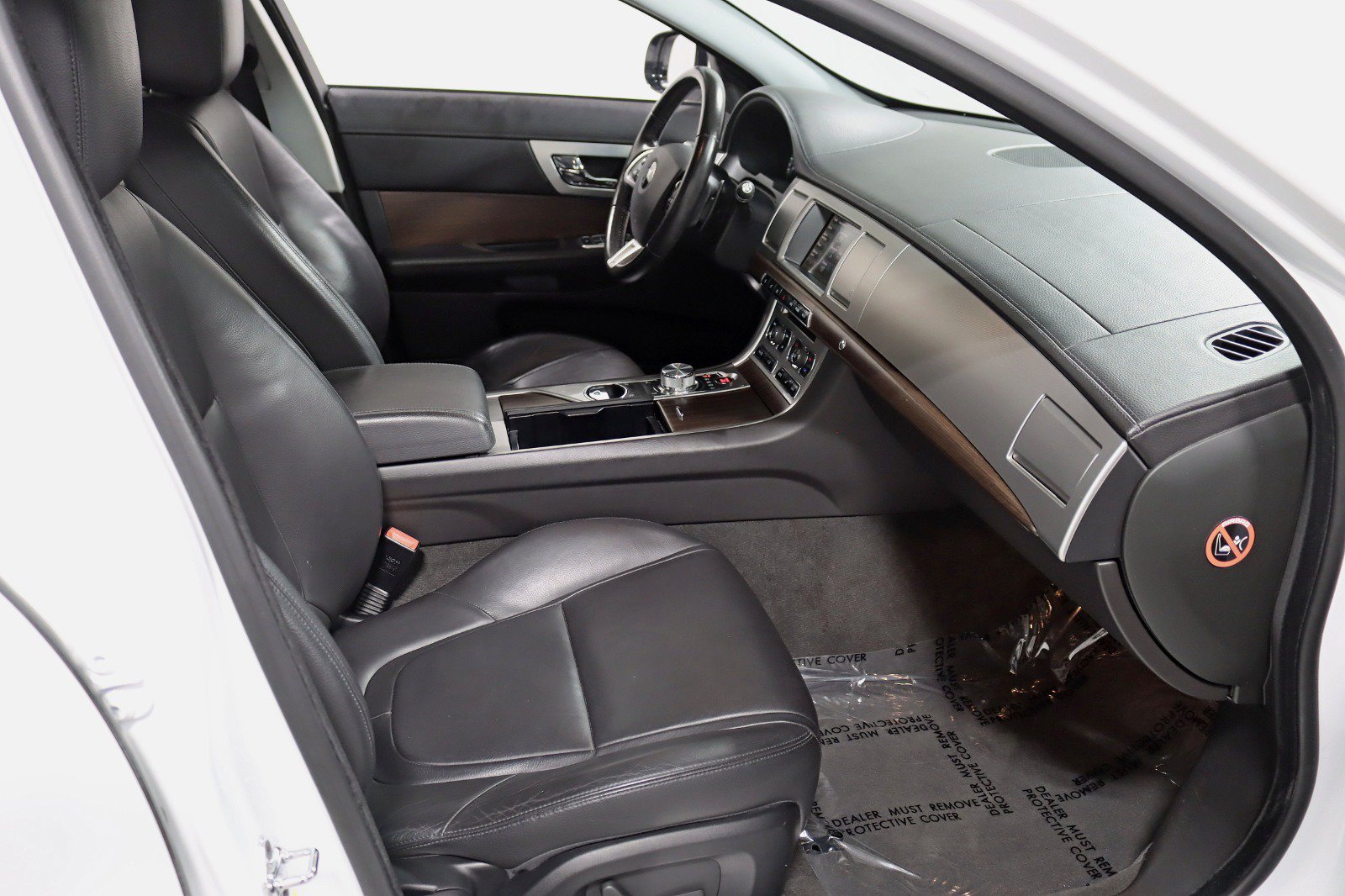 Used 2014 Jaguar XF 3.0 AWD/4WD image 28
