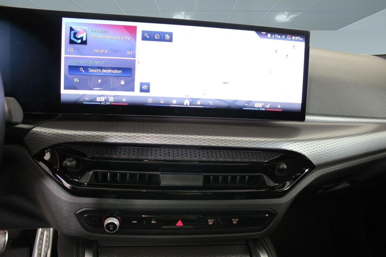 Used 2025 BMW M440i Coupe w/ Premium Package image 23