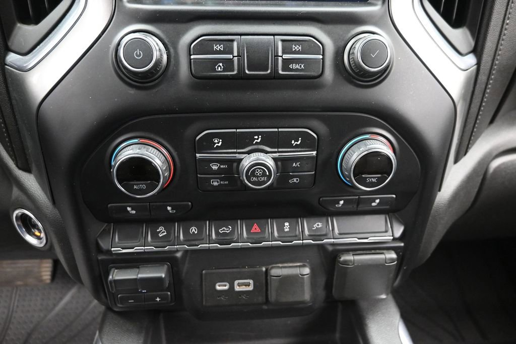 Used 2019 Chevrolet Silverado 1500 RST AWD/4WD image 16