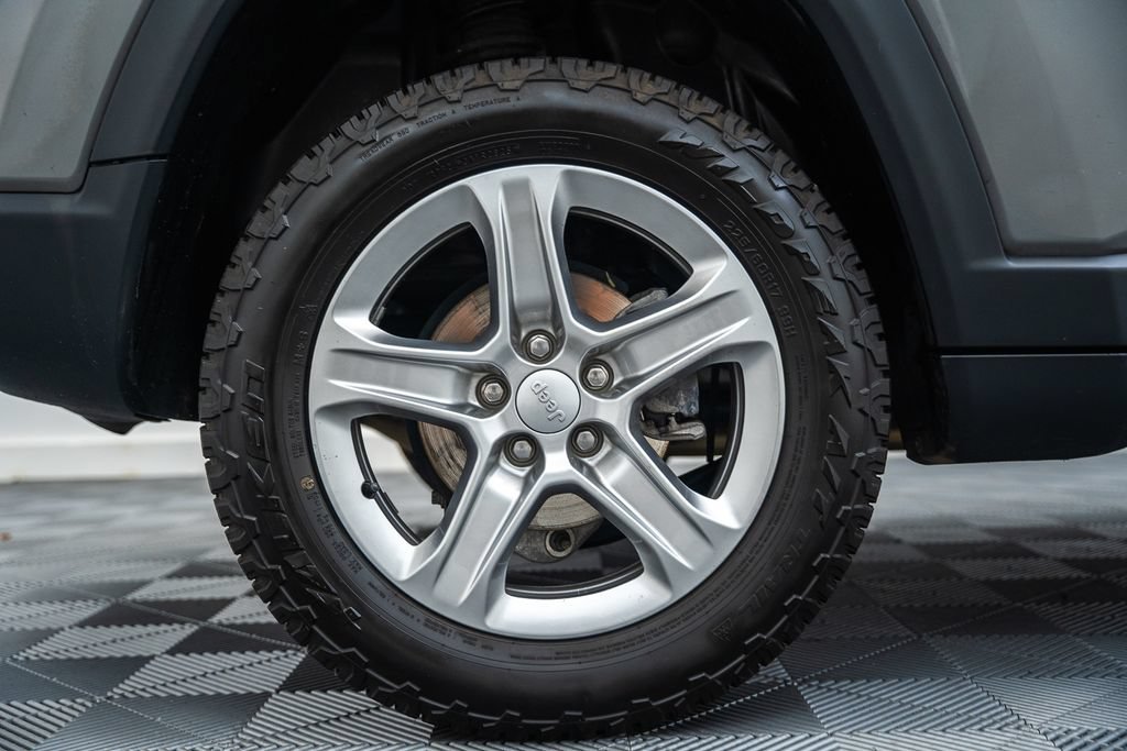 Used 2024 Jeep Compass Latitude AWD/4WD image 20