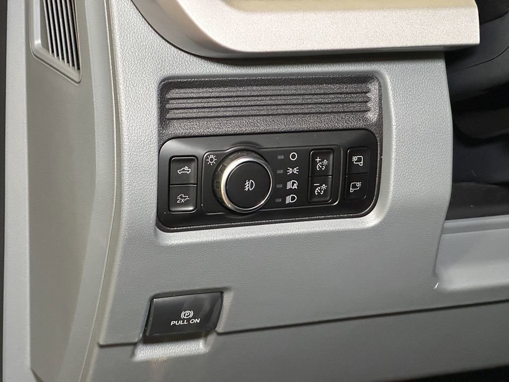 New 2026 Ford F350 XLT w/ XLT Premium Package image 19