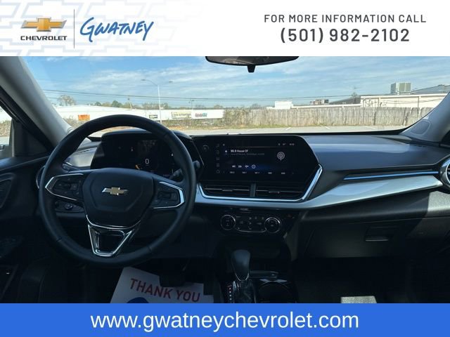 Used 2025 Chevrolet Trax LT w/ LT Convenience Package image 22