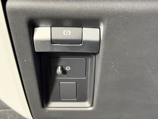 New 2026 Land Rover Defender 110 S AWD/4WD image 28