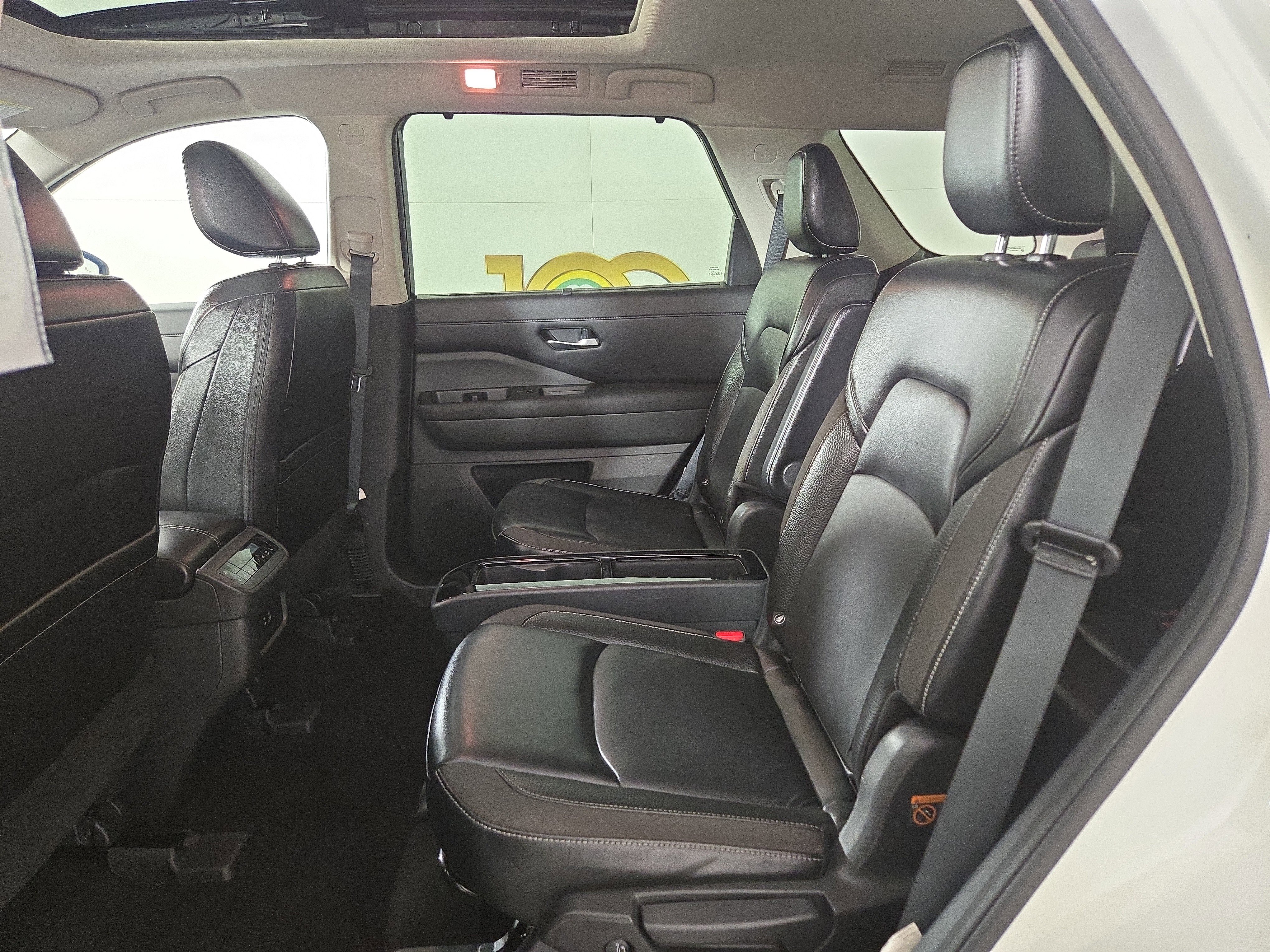 Used 2024 Nissan Pathfinder SL w/ SL Premium Package image 12