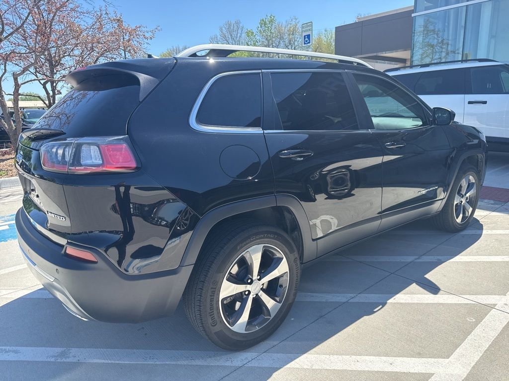 Used 2019 Jeep Cherokee Limited image 7
