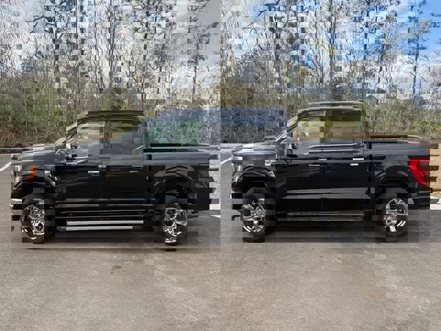 Used 2023 Ford F150 Lariat image 2