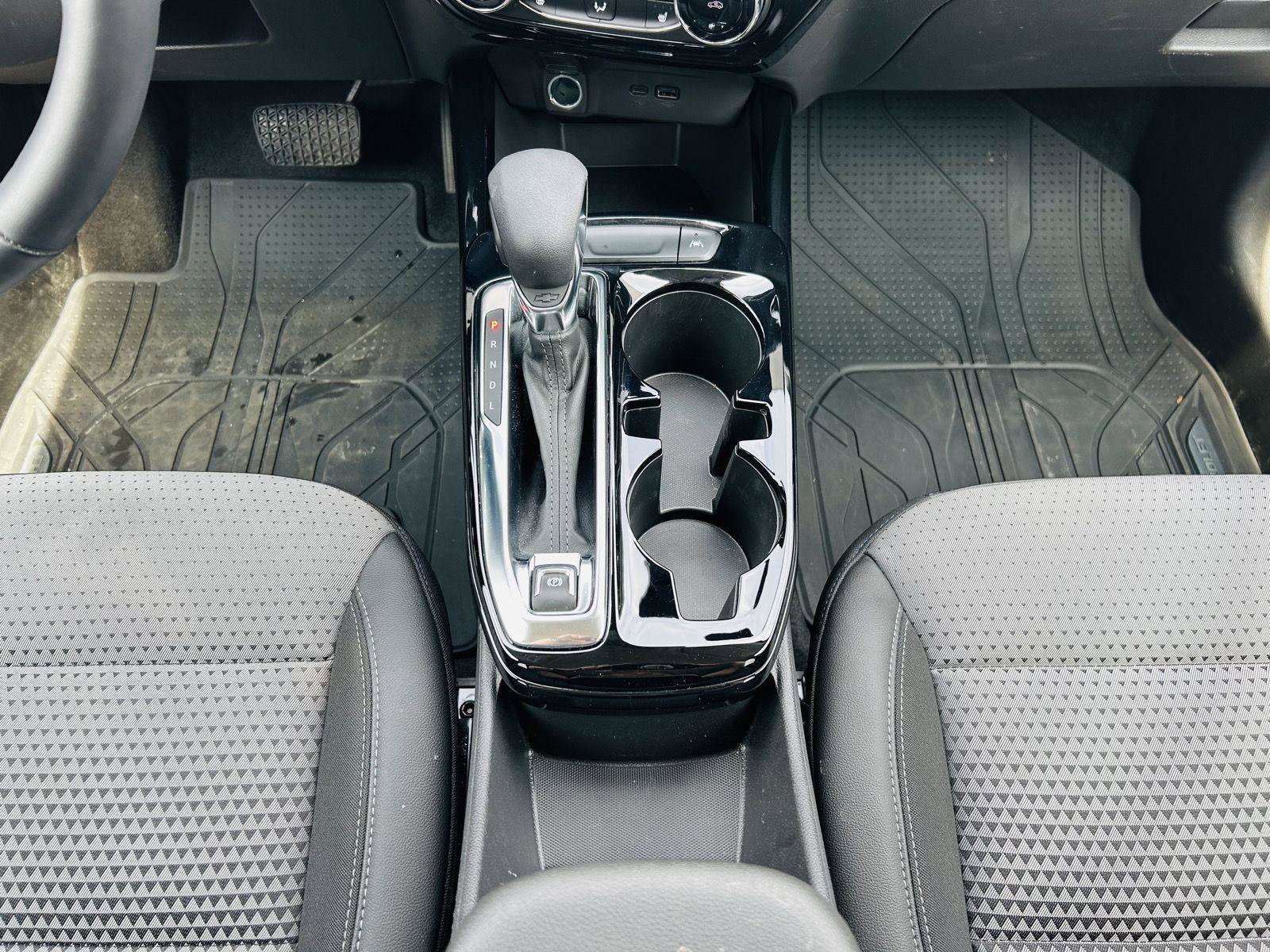 Used 2025 Chevrolet Trax LT w/ Driver Confidence Package image 22