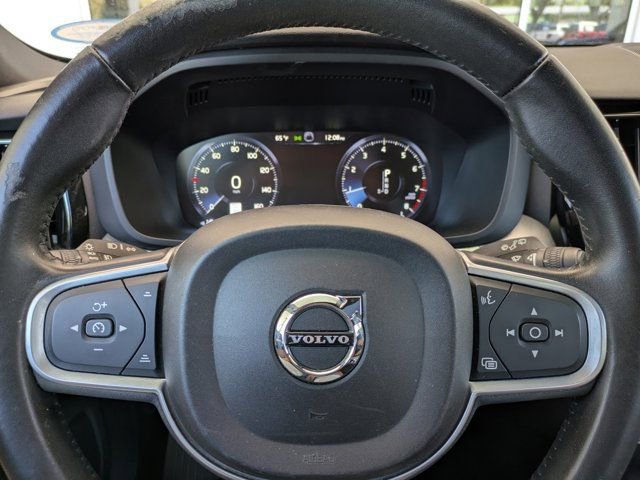 Used 2019 Volvo XC60 T5 Momentum w/ Multimedia Package image 25