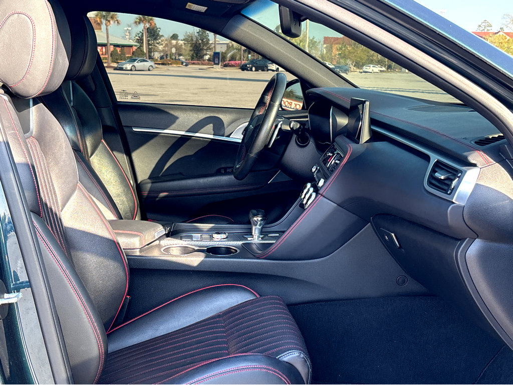 Used 2022 Genesis G70 3.3T w/ Sport Advanced Package image 8