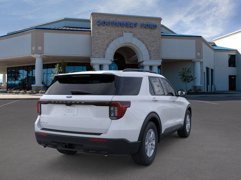 New 2026 Ford Explorer Active RWD image 8