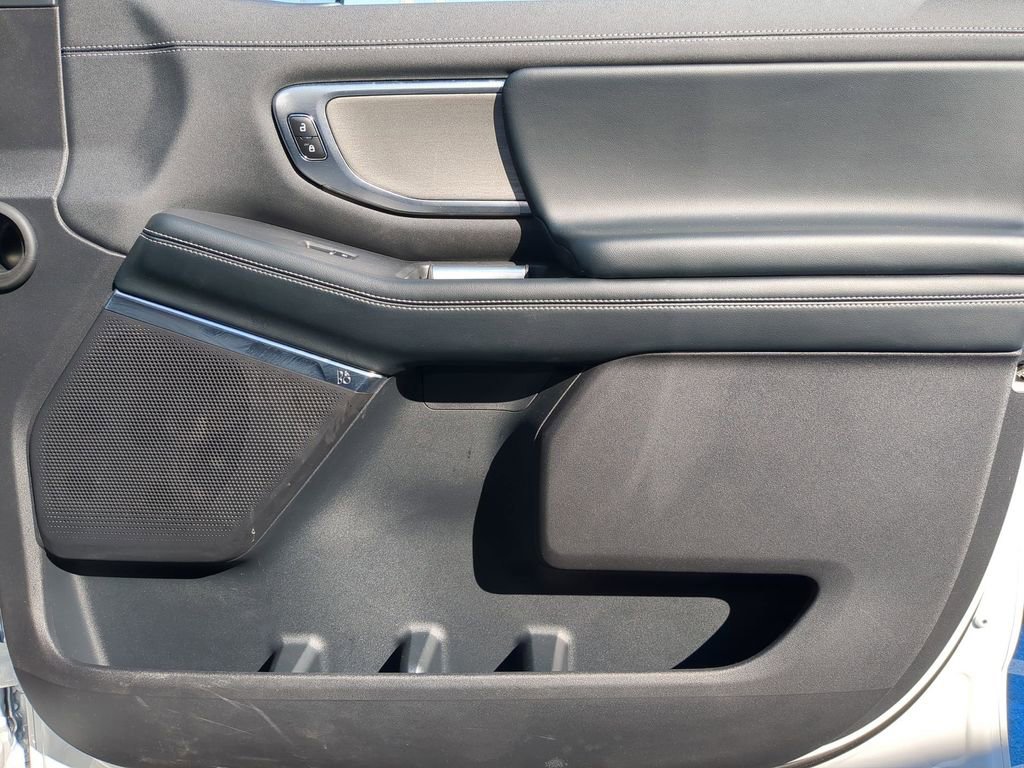 Used 2025 Ford Expedition Max Platinum image 34