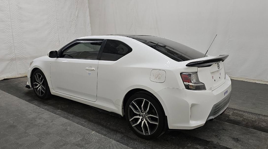 Used 2014 Scion tC FWD image 4