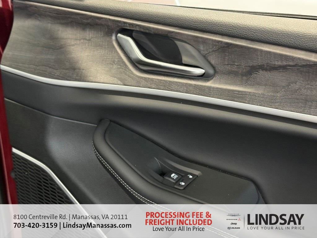 New 2025 Jeep Grand Cherokee L Limited w/ Luxury Tech Group II image 13