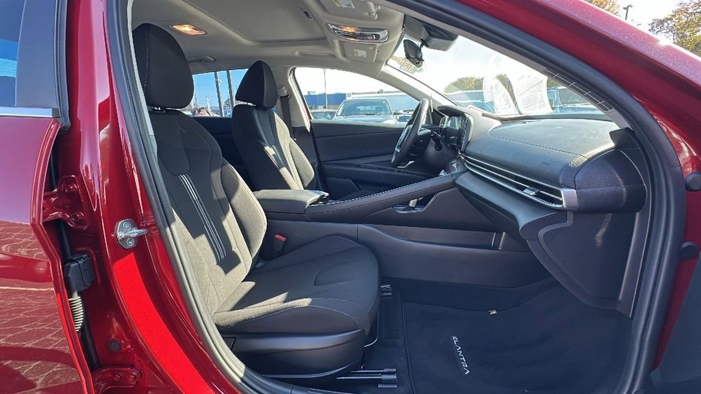 Certified 2024 Hyundai Elantra SEL w/ Convenience Package image 15