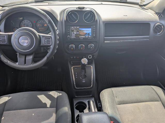 Used 2014 Jeep Patriot Latitude AWD/4WD image 11