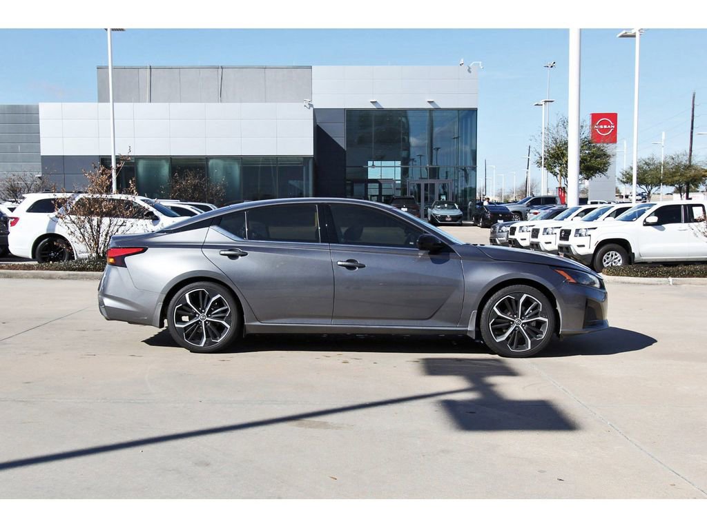 Used 2024 Nissan Altima 2.5 SR image 7