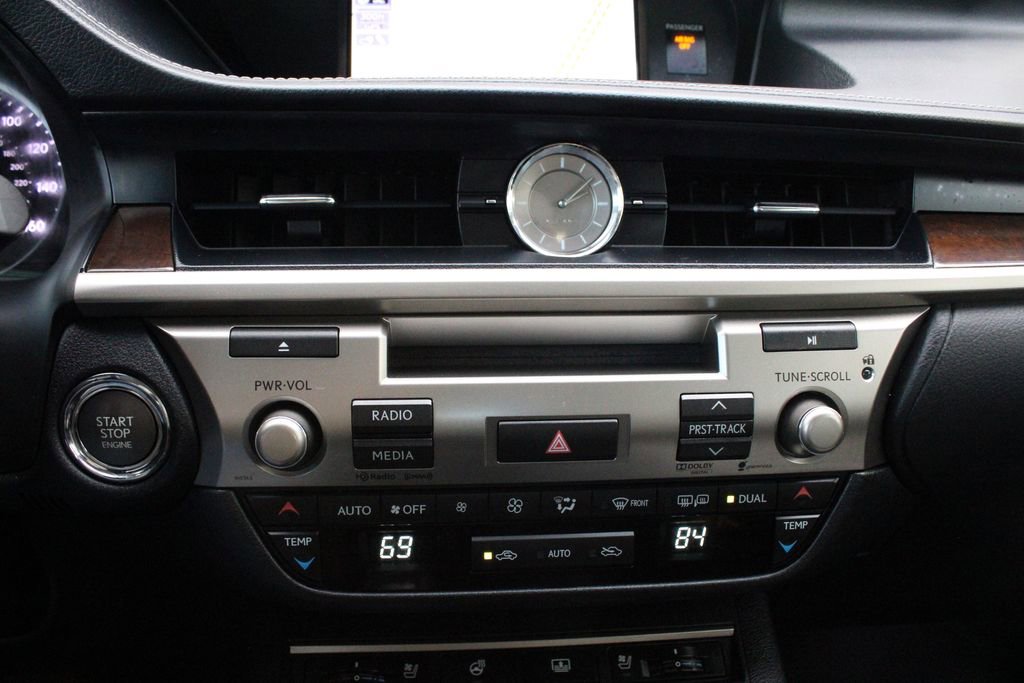 Used 2014 Lexus ES 350 w/ Luxury Package image 38