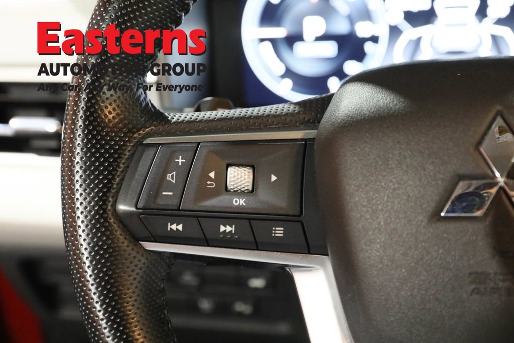 Used 2024 Mitsubishi Outlander SEL image 16