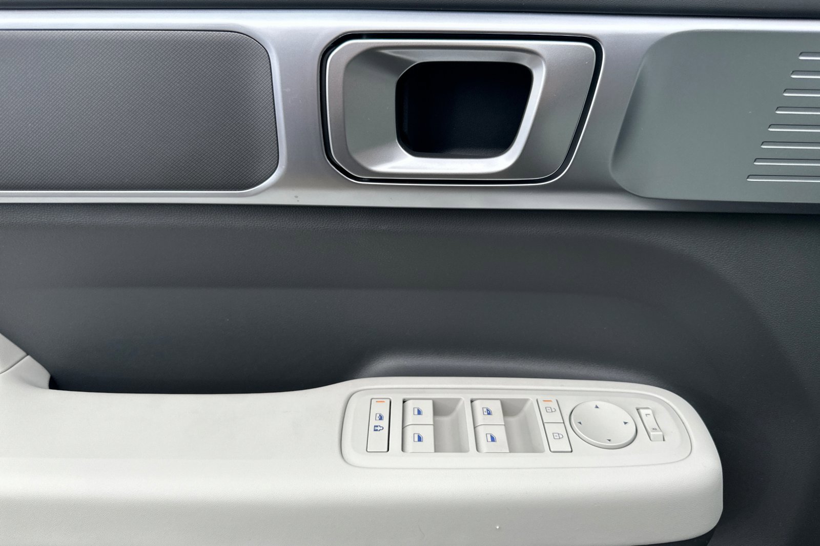 New 2026 Hyundai Santa Fe SE image 11