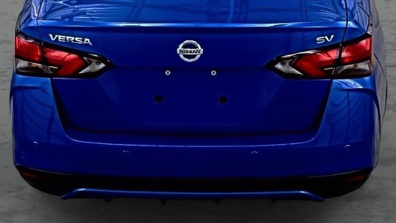 Used 2022 Nissan Versa SV image 11