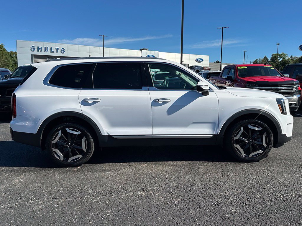 Used 2023 Kia Telluride S w/ S Sunroof Package AWD/4WD image 4