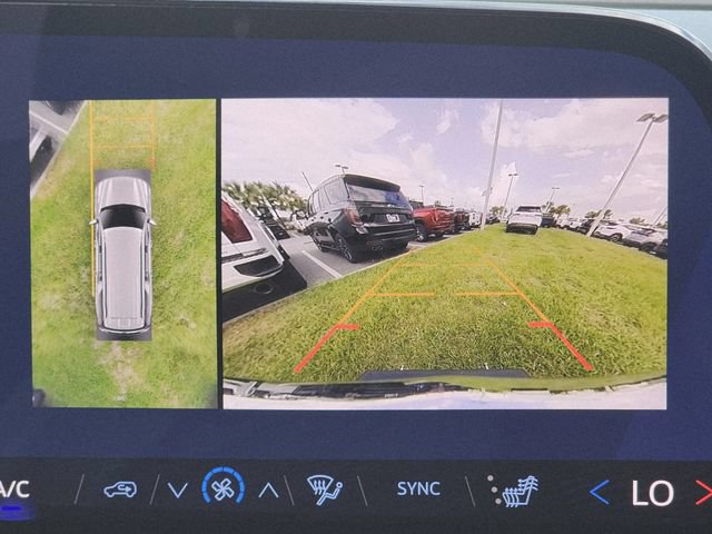 Used 2025 Chevrolet Suburban LT AWD/4WD image 27