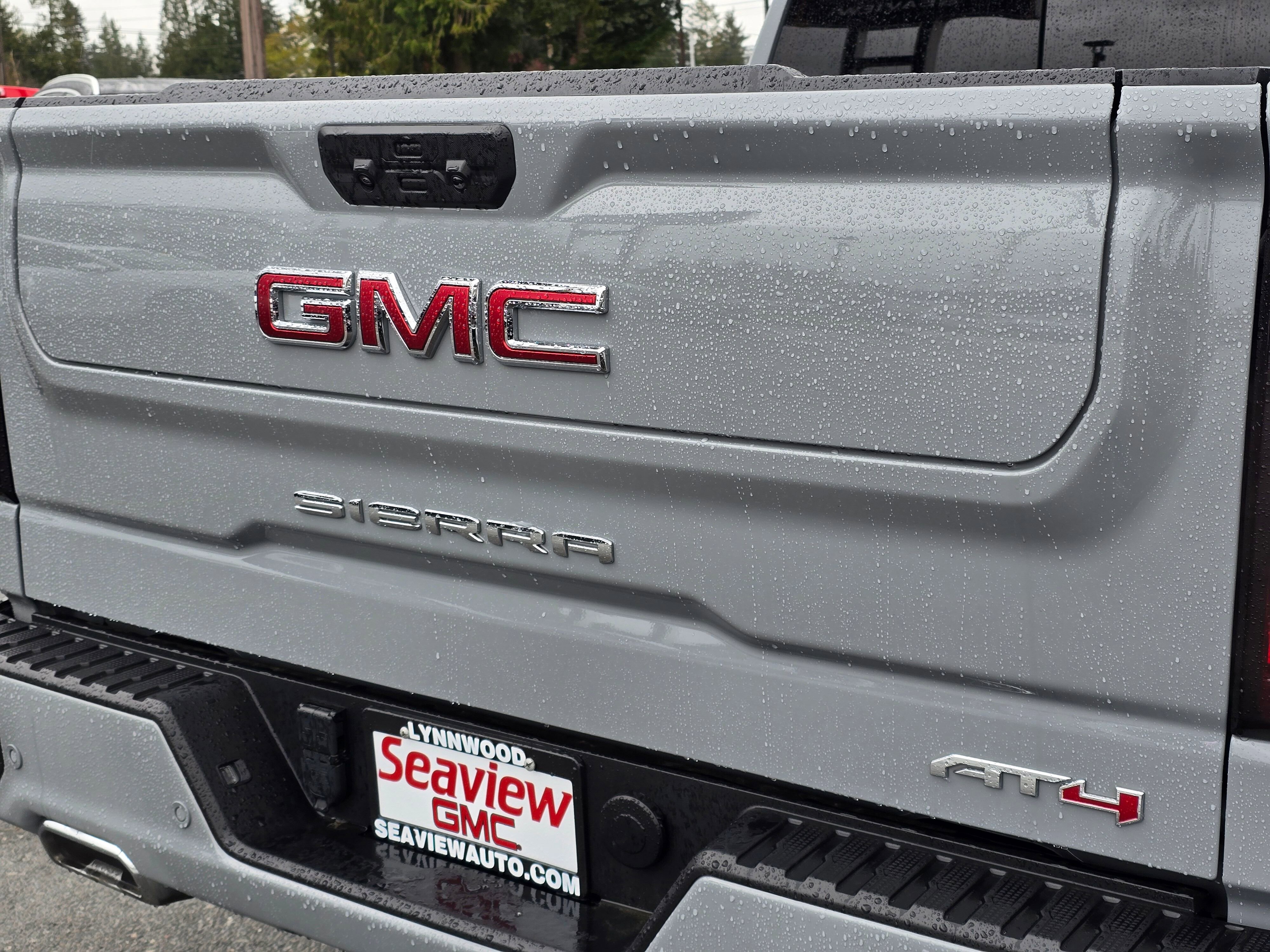 Used 2024 GMC Sierra 1500 AT4 w/ Technology Package AWD/4WD image 13