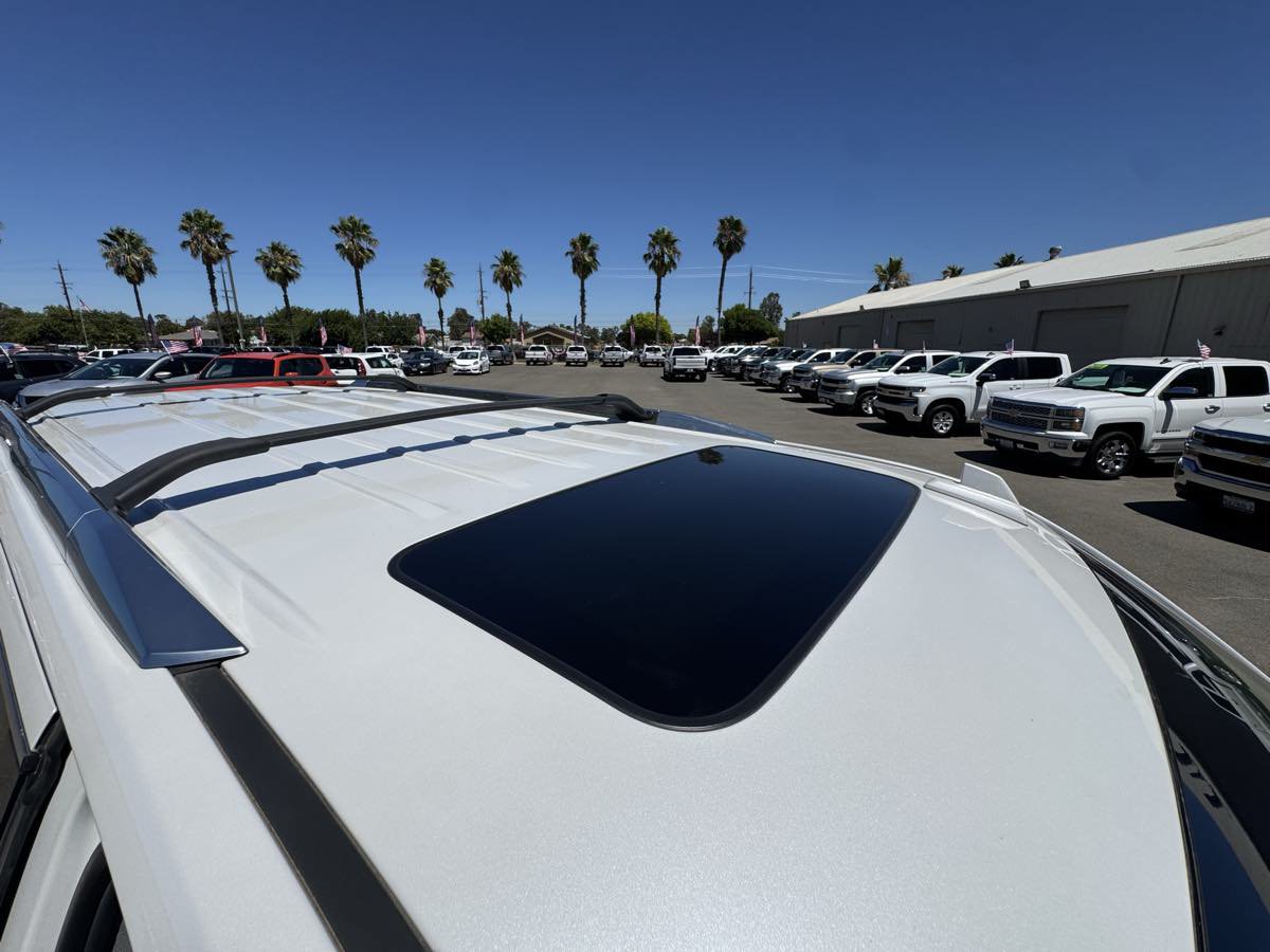 Used 2018 Cadillac Escalade ESV Premium Luxury AWD/4WD image 12