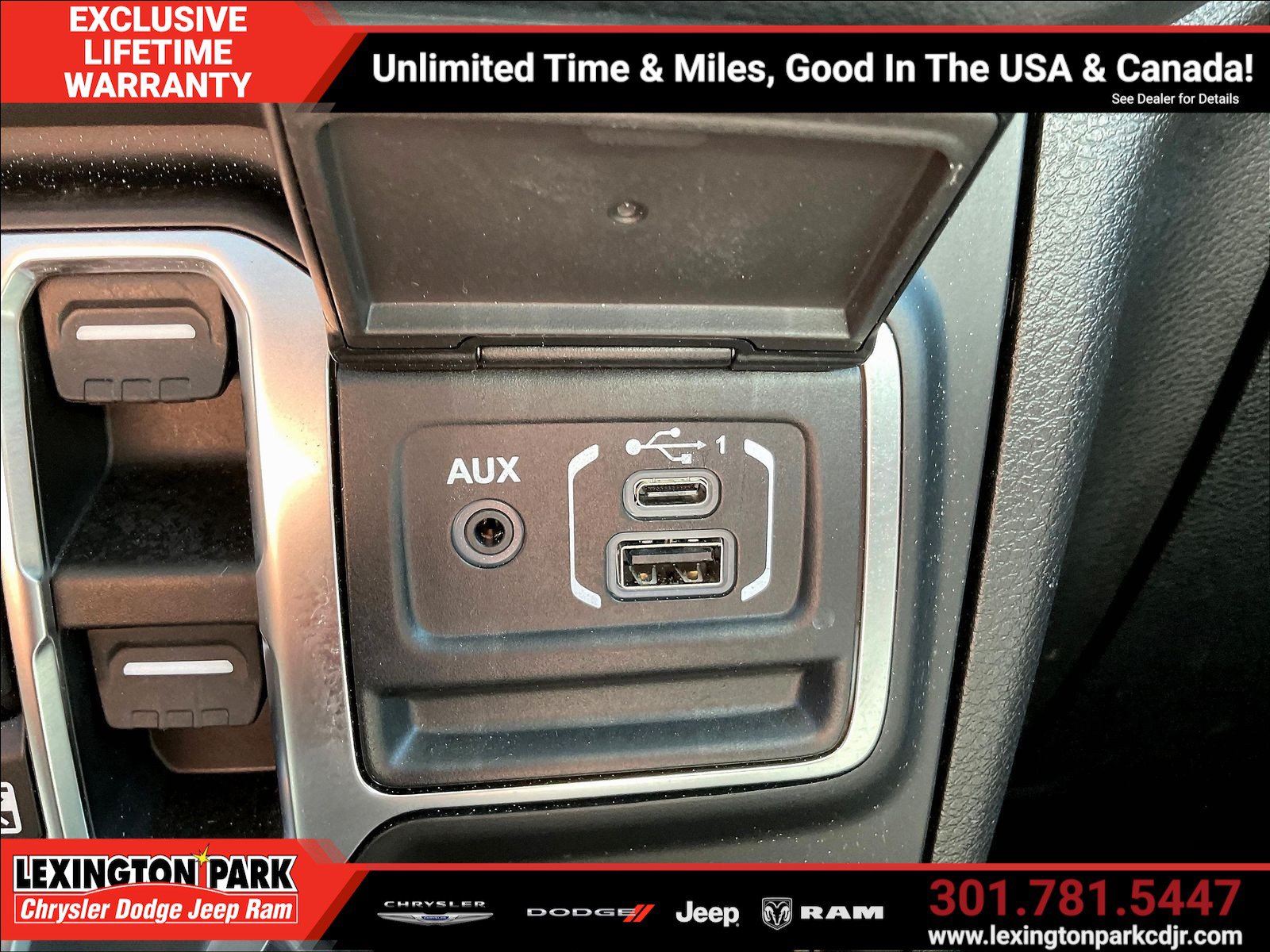 Used 2026 Jeep Wrangler Unlimited Sahara AWD/4WD image 16