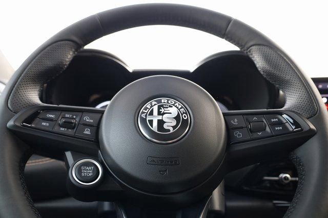 New 2025 Alfa Romeo Tonale w/ Premium Package image 16