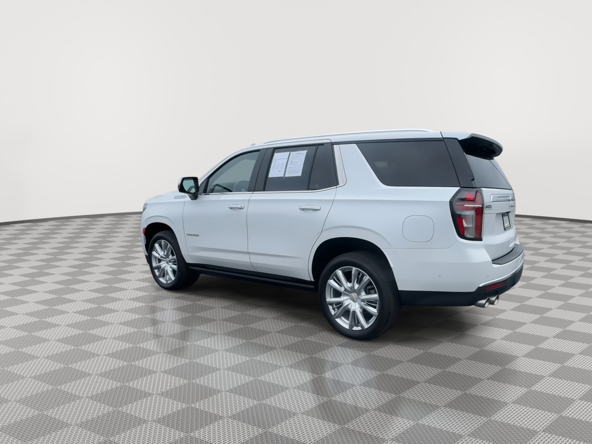 Used 2024 Chevrolet Tahoe High Country w/ Advanced Technology Package image 6