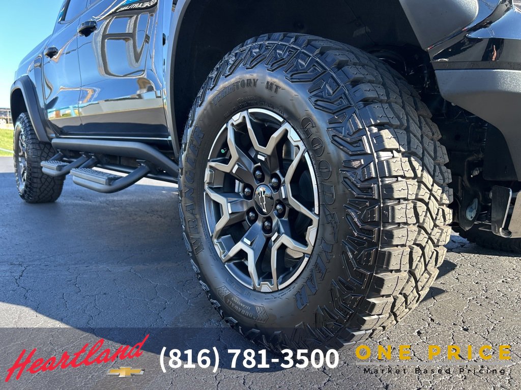 Used 2024 Chevrolet Colorado ZR2 w/ ZR2 Convenience Package III image 12